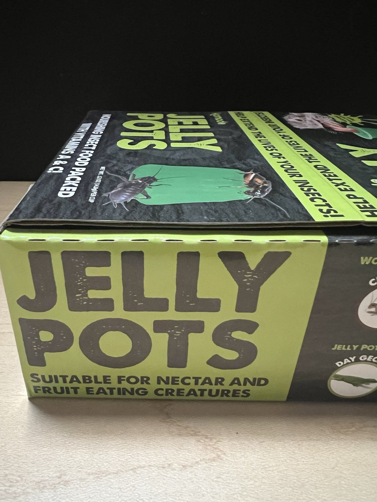 Komodo Jelly Pots Mixed Fruit Flavor Insect Food 40 Count Display (16g per Cup)